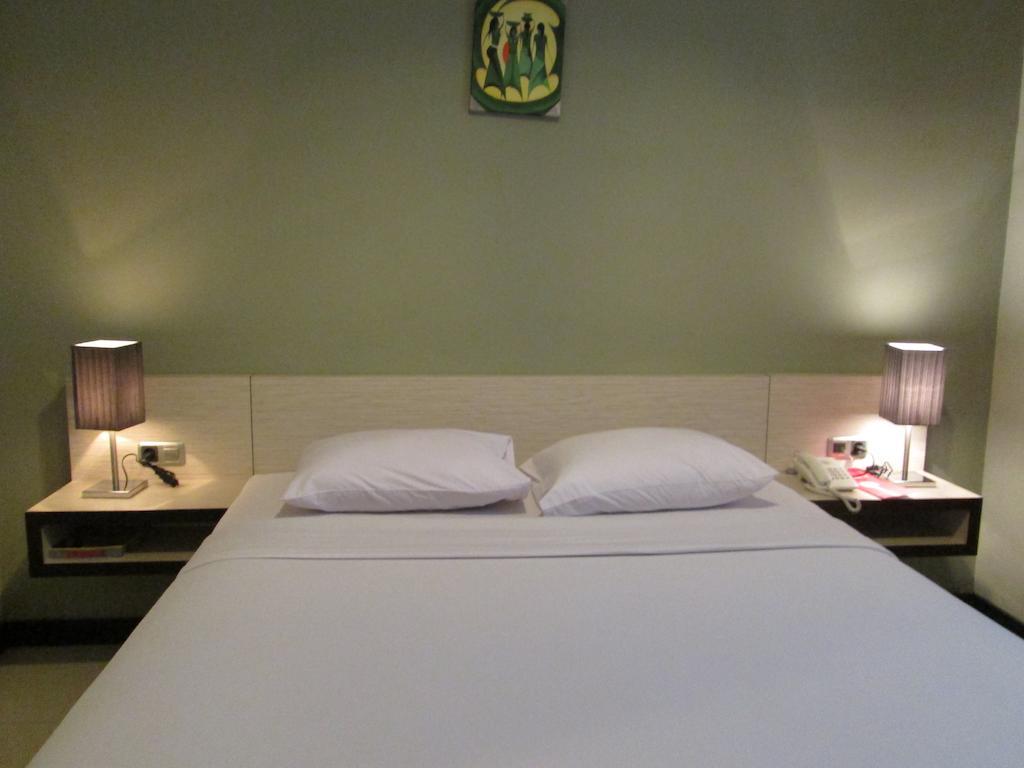 N3 Hotel Yakarta Habitación foto